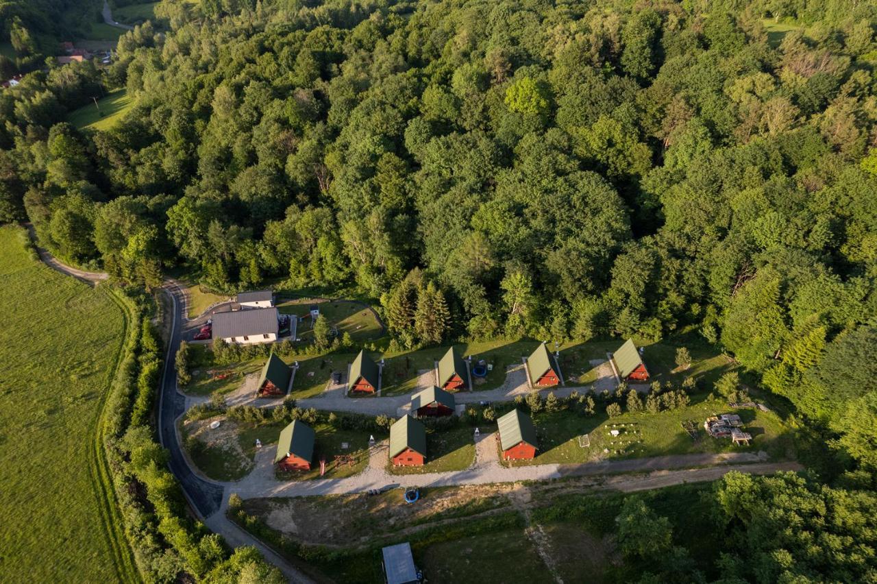 Отель Uweronci Устшики-Дольне Экстерьер фото