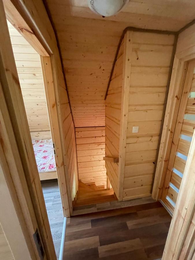 Отель Uweronci Устшики-Дольне Экстерьер фото